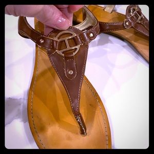 Tommy Hilfiger plate thong sandals